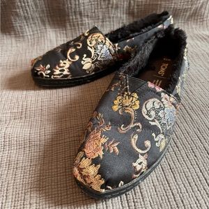 Tom’s Black Brocade Alpargatas